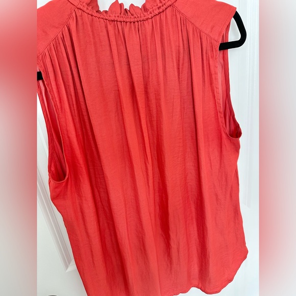 LOFT Split Neck Tank - Picture 4 of 6